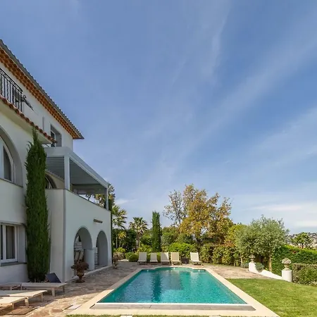 Ajoucadou Villa *